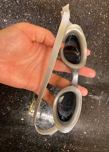 Zincir Detaylı Gri Yüzücü Gözlüğü - Görsel 3