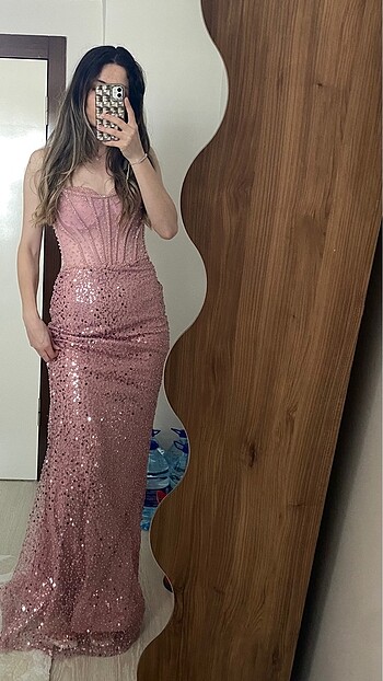 38 Beden pembe Renk Taşlı balık model straplez abiye