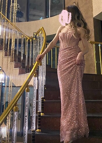 Oleg Cassini Taşlı balık model straplez abiye