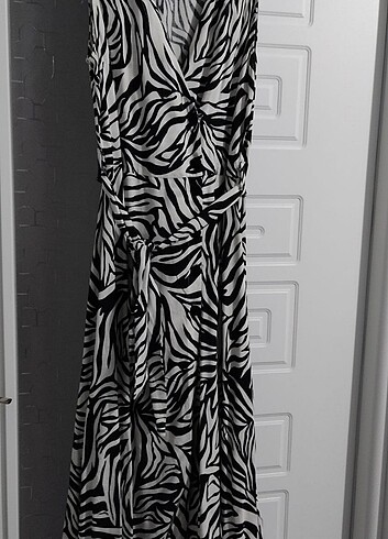 38 Beden Zebra desen midi elbise