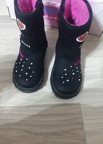 Skechers kız çocuk bot