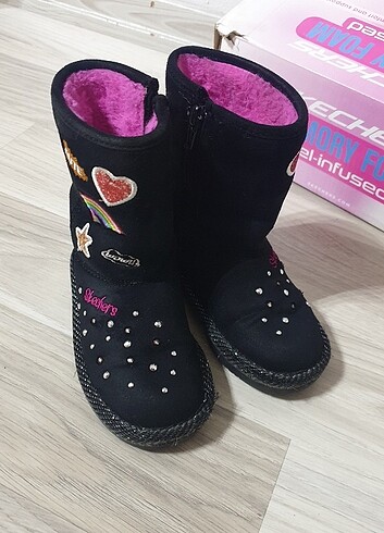 22 Beden Skechers kız çocuk bot