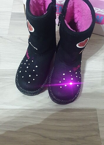 22 Beden pembe Renk Skechers kız çocuk bot