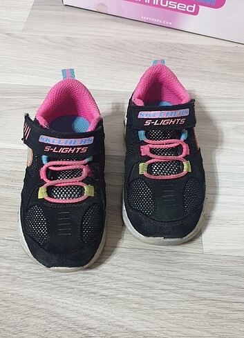 22 Beden Skechers spor ayakkabı 