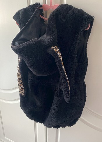 Kürklü Siyah yelek 6 7 yaş yazıyor 4 5 yaşa daha iyi olur - Görsel 2