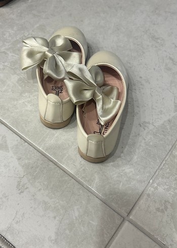 Kız Çocuk Beyaz Fiyonklu Babet Ayakkabı - Görsel 2