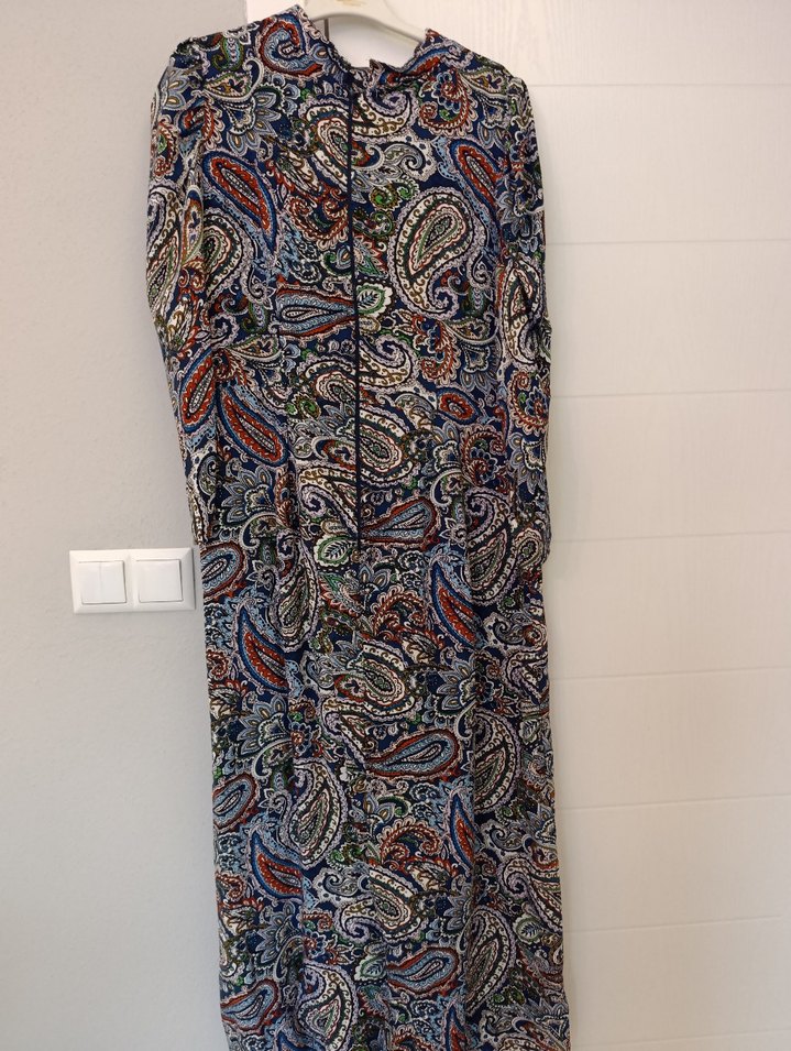 Tesettür dik yaka prenses kol pensli uzun elbise - Görsel 5