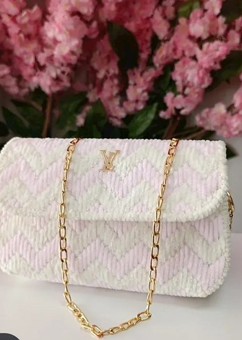 Zincir Detaylı Pembe krem kadife ipten yapılmış özel tasarım