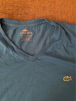 Lacoste V yaka small (4 numara ) slim fit t-shirt