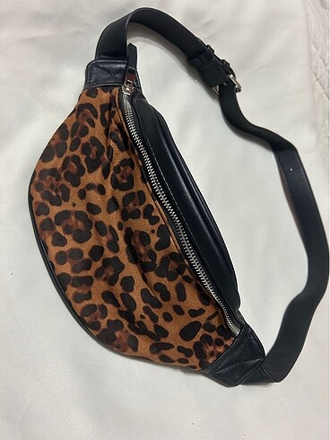 Stradivarius bel çantası