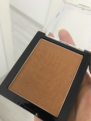  Beden Wet n wild bronzer