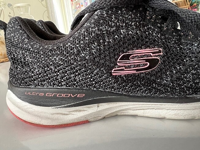 36 Beden siyah Renk Skechers spor ayakkabı