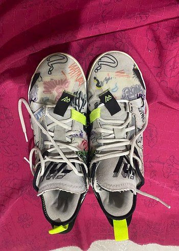 Renkli Baskılı Basketbol Ayakkabısı Velcro Bantlı - Görsel 2