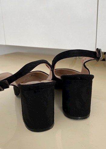 38 Beden Siyah Süet Tokalı Kadın Topuklu Ayakkabı