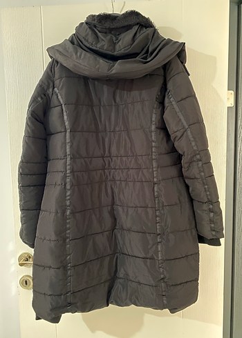 Siyah Kürklü Kadın Kışlık Mont - Görsel 4