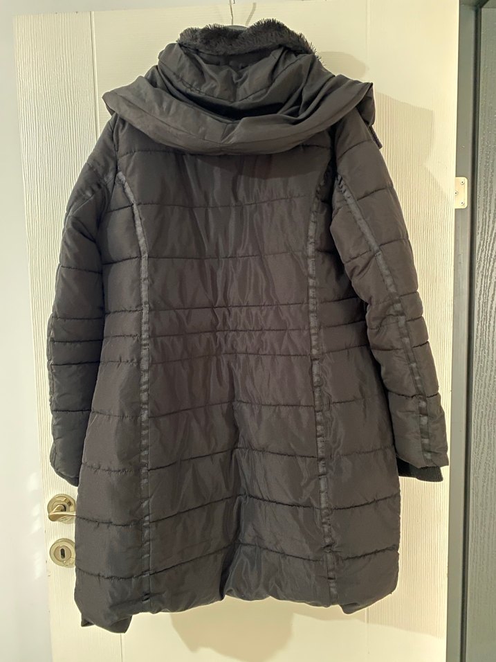 Siyah Kürklü Kadın Kışlık Mont - Görsel 4