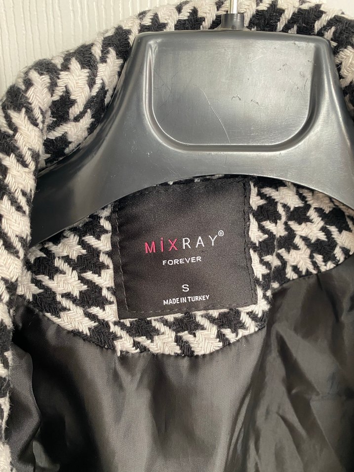 Düğmeli Desenli Gri Kadın Uzun Kaban - Görsel 3