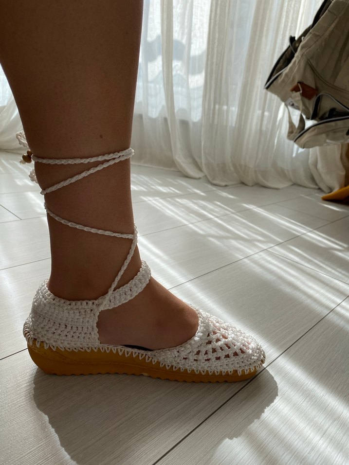 Beyaz El örgüsü tığ işi kadın sandalet - Görsel 3