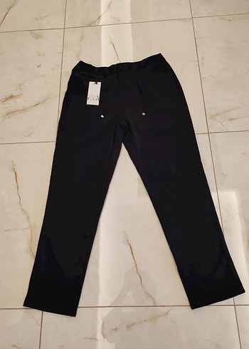 Zara Siyah Duz Kesim Pantolon