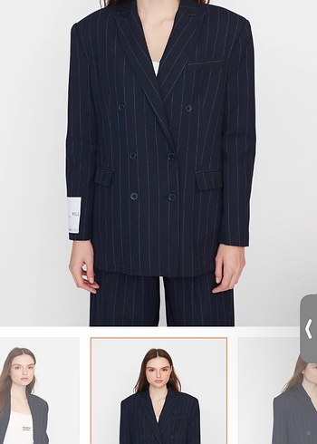 Siyah Çizgili Kısa Kesim Kadın Blazer - Görsel 4