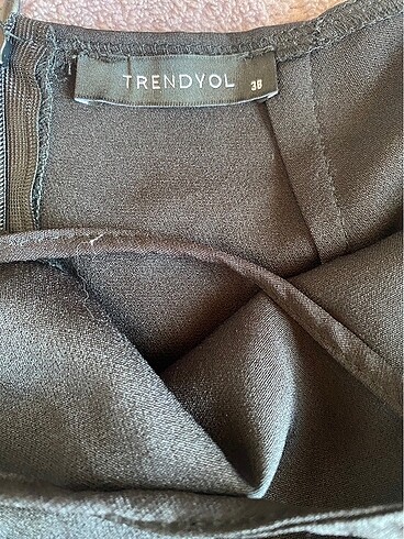 Sırt ve bacak dekolteli elbise - Görsel 5