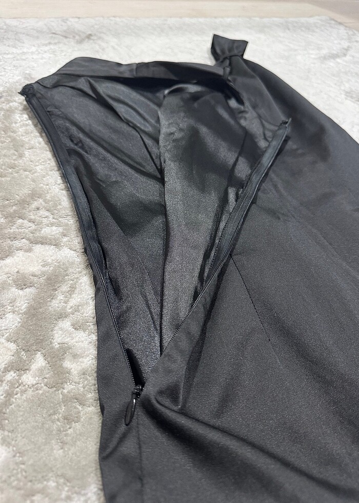 Siyah Elbise - Görsel 4