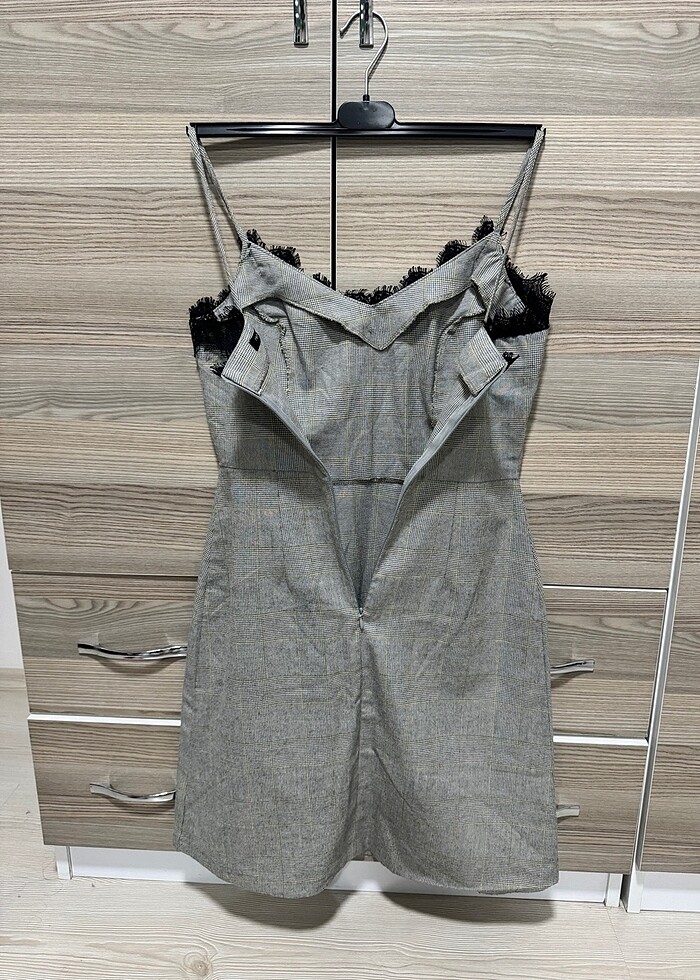 Gri İp Askılı Elbise - Görsel 4