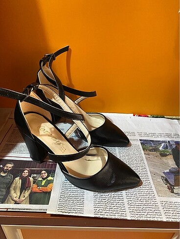 Diğer Bilekten bağlamalı stiletto