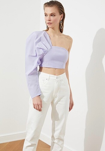 Lila crop