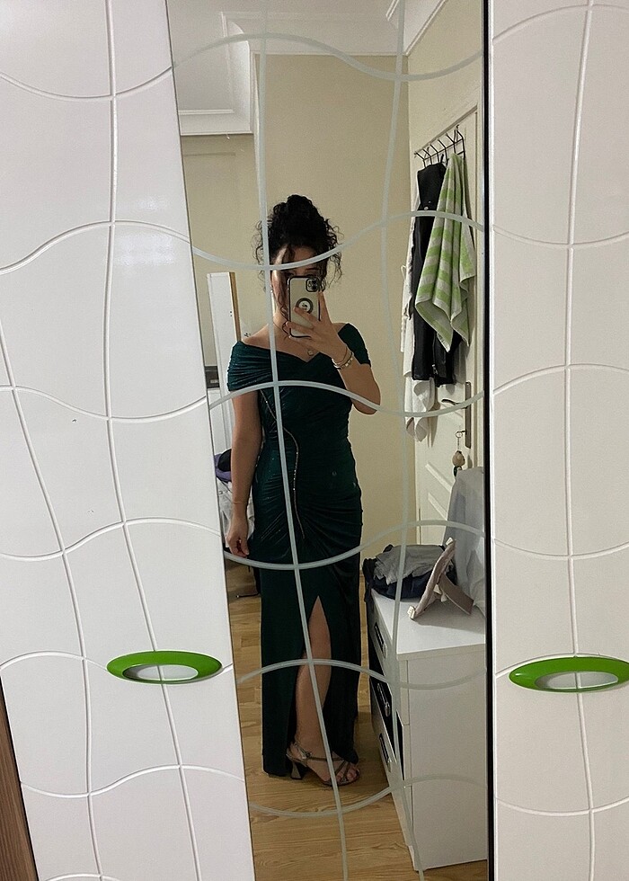 Yeşil simli abiye - Görsel 4