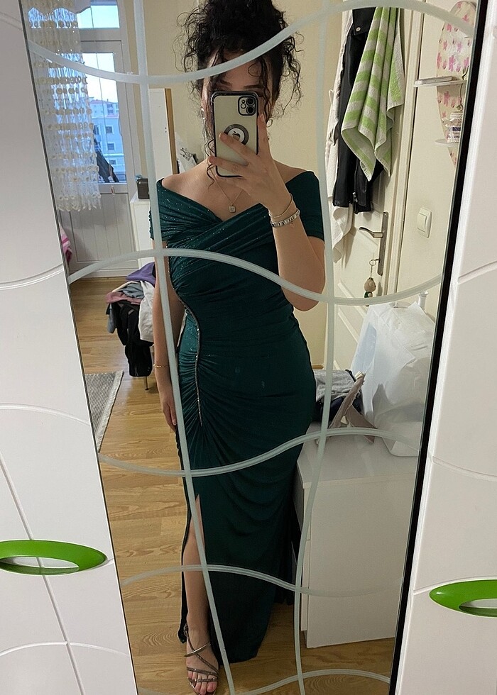 Yeşil simli abiye - Görsel 3