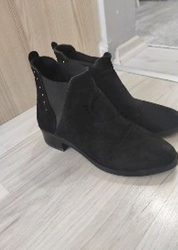 Diğer Siyah Süet Tokalı Kadın Bot