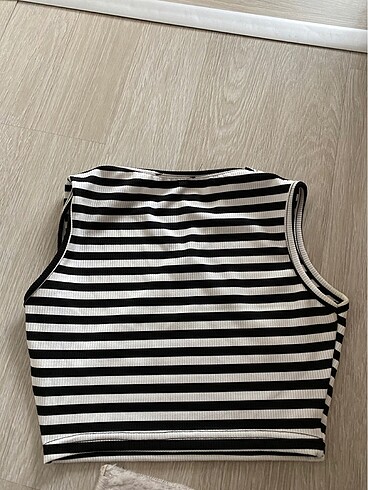 Bershka Çizgili crop