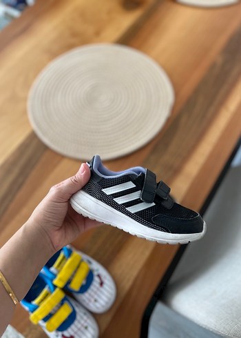 Adidas spor ayakkabı