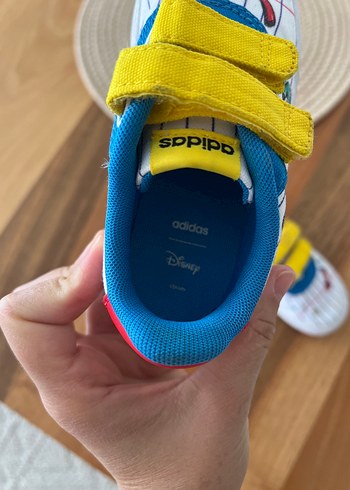 26 Beden Adidas spor ayakkabı