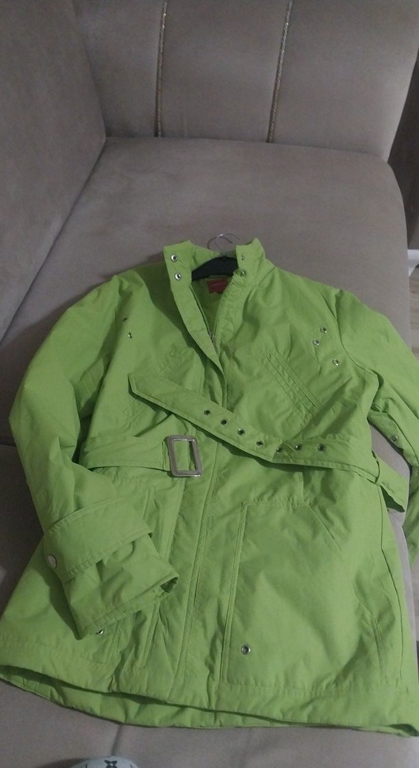 Yeşil Kemerli Kadın Mont - Görsel 3