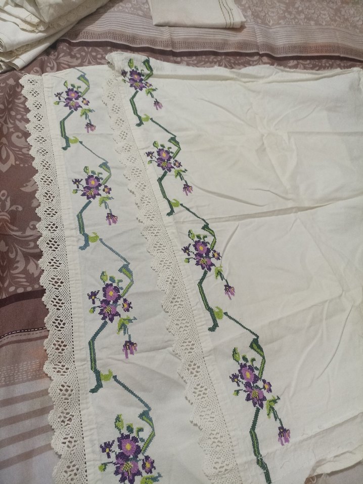 Nakışlı Mor Pastel Masa Örtüsü - Görsel 2