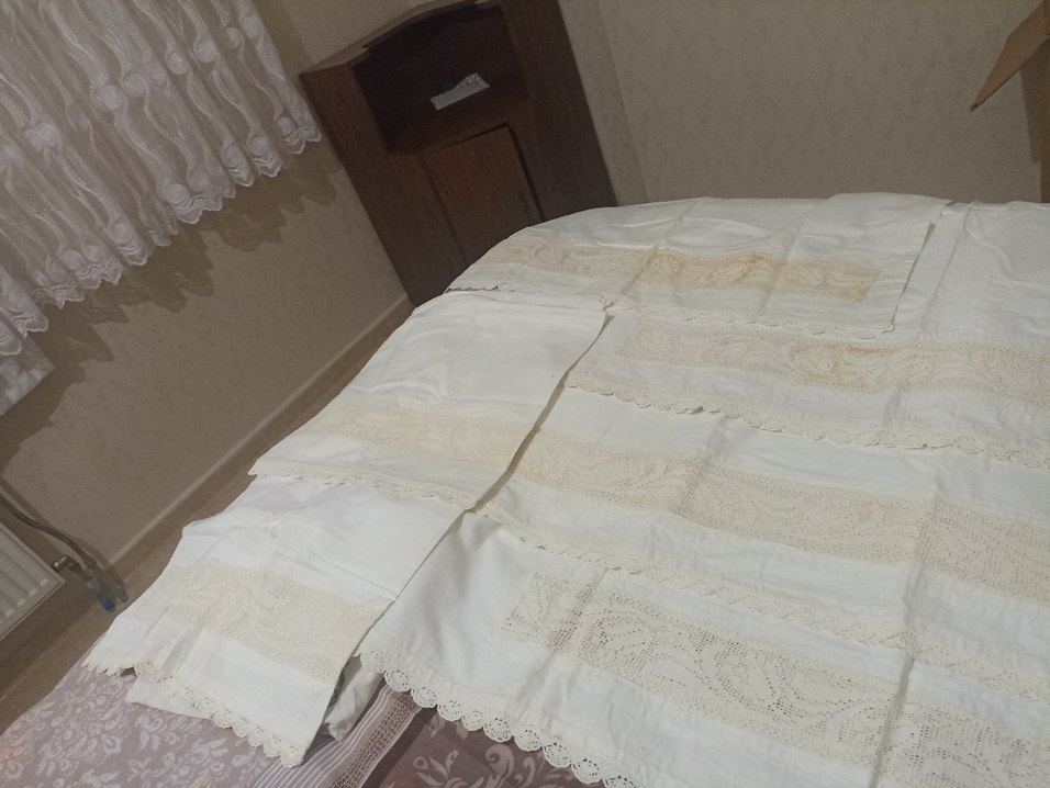 Krem Dantelli Beyaz Çarşaf Seti - Görsel 2