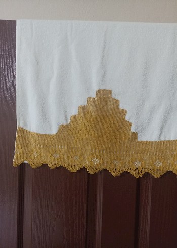 Nakışlı Beyaz Havlu Altın Detaylı - Görsel 2