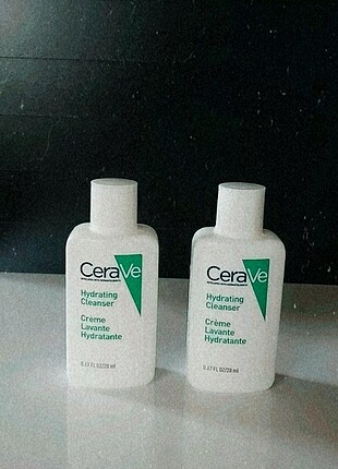 CeraVe - Hydrating Cleanser