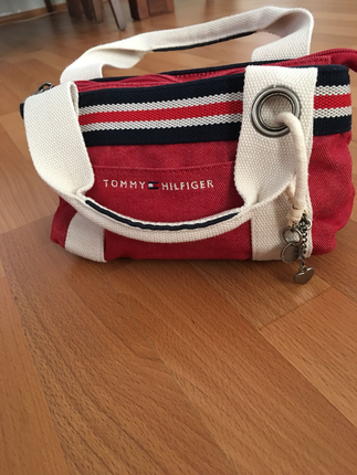 Tommy Hilfiger el çantası