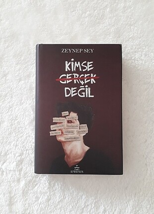 Kimse Gerçek Değil Zeynep Sey Ephesus 