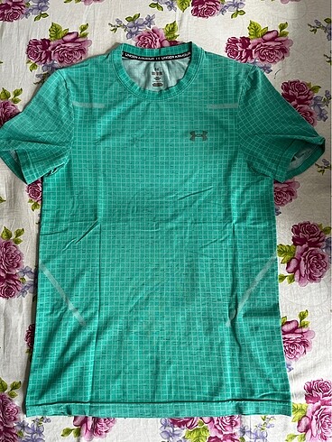 Under armour t-shirt