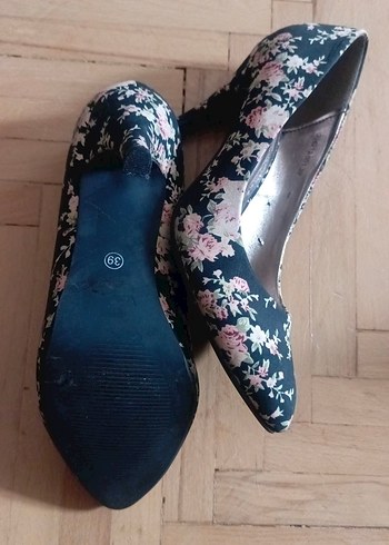 Çiçek desenli Stiletto. - Görsel 3