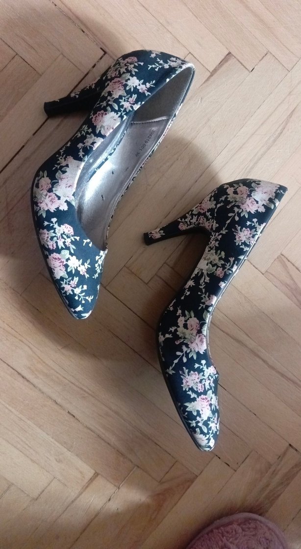 Çiçek desenli Stiletto. - Görsel 2