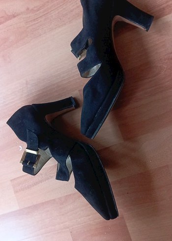 Siyah Süet Kadın Klasik Topuklu Ayakkabı - Görsel 2