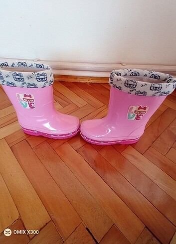 Şeker pembe cizme