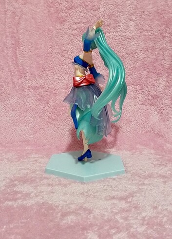  Beden Hatsune Miku