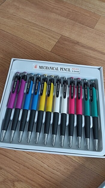 0.5 uçlu kalem 