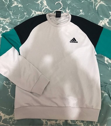 Adidas Sweatshirt